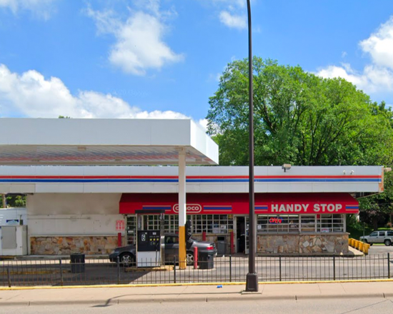 Fresh produce at Handy Stop, a BrightSide partner store in Minneapolis.